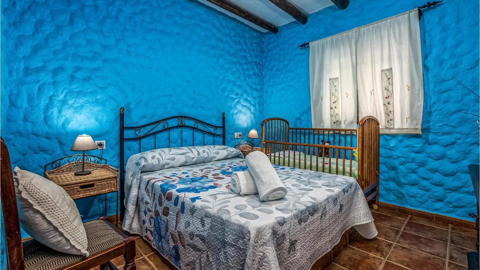 Cozy Home In Algatocin With Kitchenette Holiday home