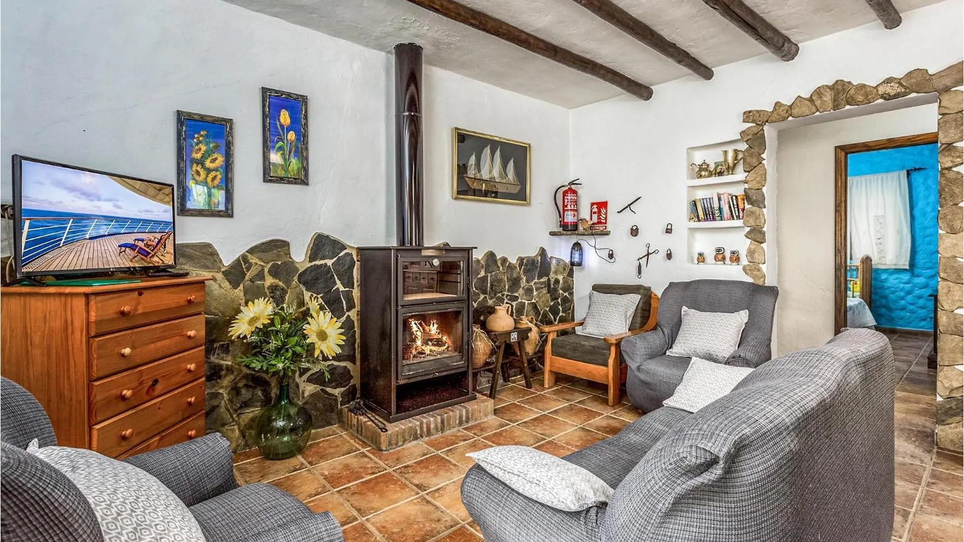 Cozy Home In Algatocin With Kitchenette Spain